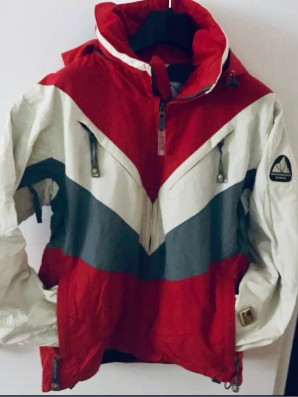 WestBeach_Red, White & Gray Retro Windbreaker Jacket
